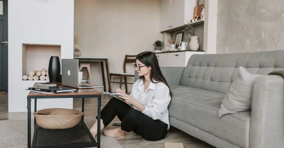 Top 10 Smart Home Gadgets for Busy Professionals
