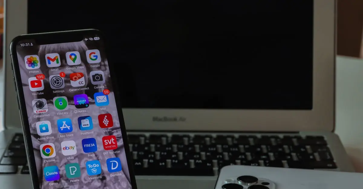 How Smart Gadgets Facilitate Remote Work
