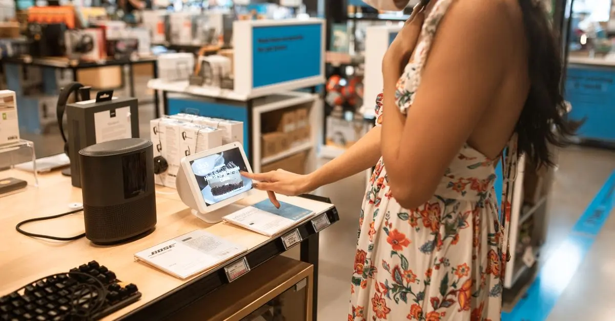 Revolutionizing Retail Experiences with Smart Gadgets