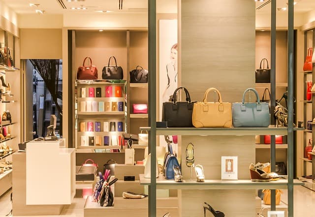 How Smart Gadgets Are Transforming Retail Spaces